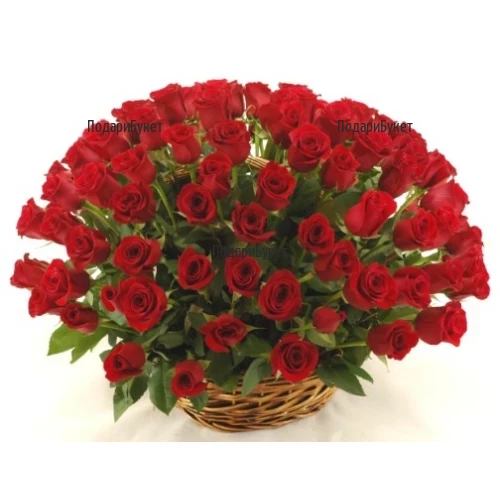 Доставка на романтична кошница с червени рози в София, Пловдив, Варна