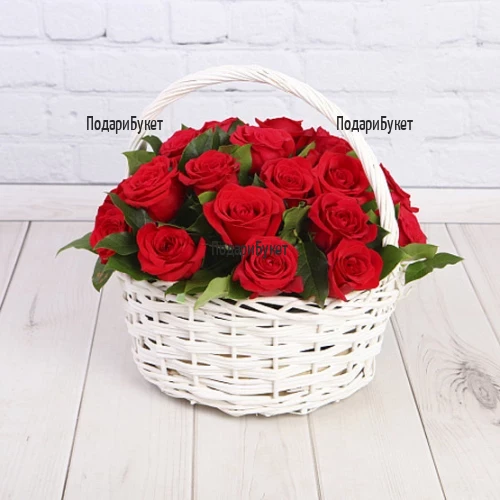 Доставка на романтична кошница с рози в Русе, Плевен, Разлог, Добрич