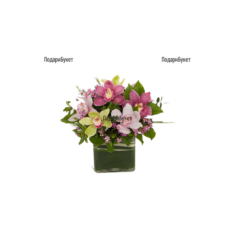 Online order for arrangement with orchids