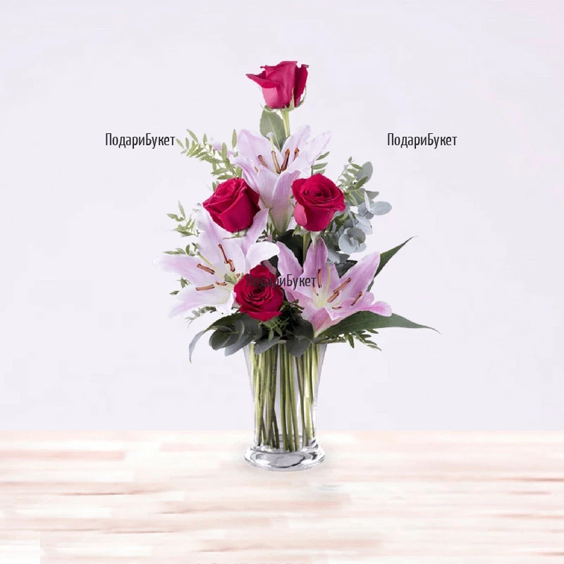 Flower delivery - bouquet of lily and roses