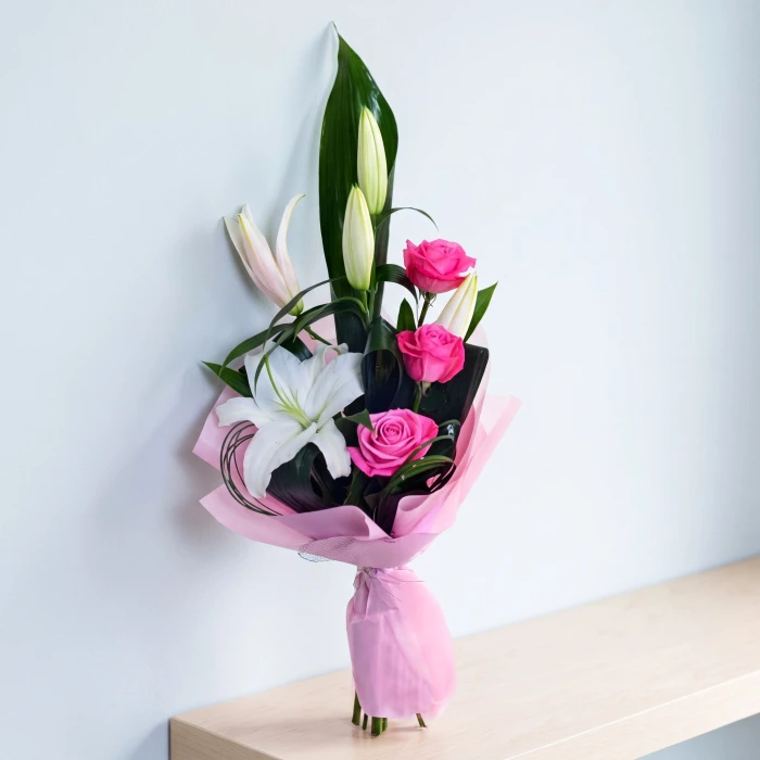 Send bouquet of white flowers and pink roses to Sofia, Plovdiv, Varna
