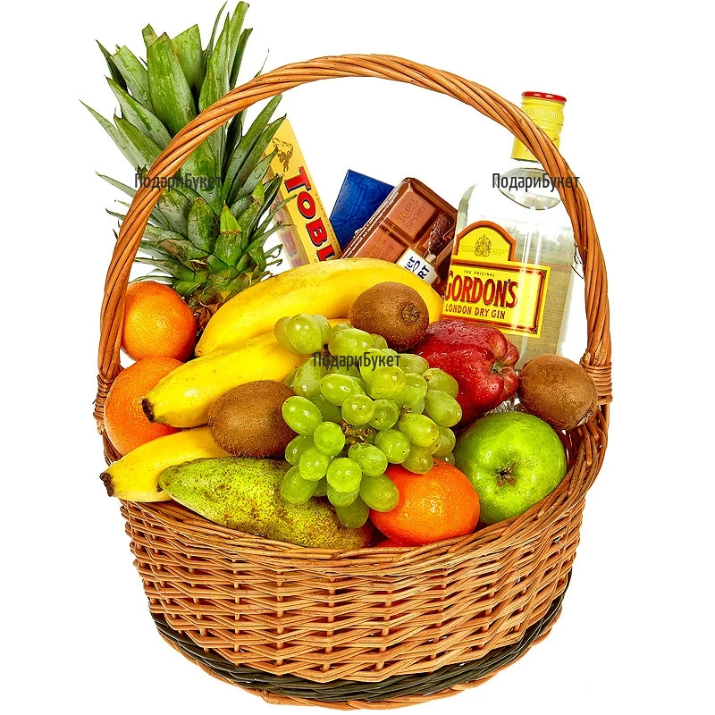 Original gift for the whole family - fruits and sweets