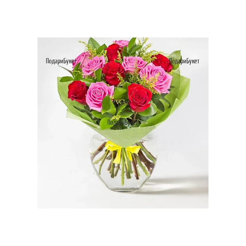 Send bouquet of roses and greenery