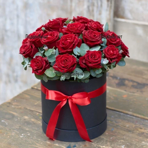 Luxury Box with 25 Red Roses Gift